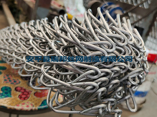 弯边煤矿勾花网 - 安平县瑞邦丝网制造有限公司图片3