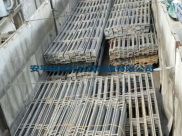 普通钢筋梯子梁/钢筋托梁 - 安平县瑞邦丝网制造有限公司图片2
