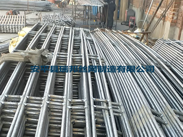 普通钢筋梯子梁/钢筋托梁 - 安平县瑞邦丝网制造有限公司图片3