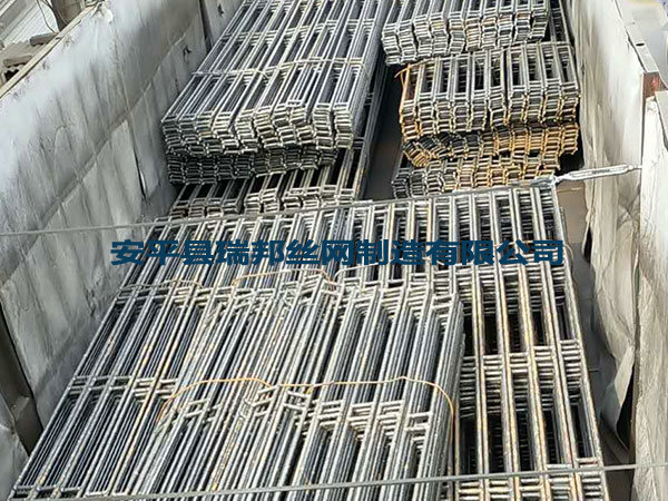 异形钢筋梯/钢筋托梁 - 安平县瑞邦丝网制造有限公司图片4